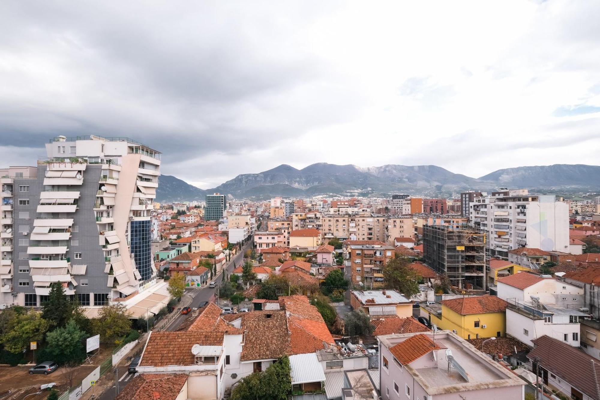 Two Steps Apartments 2 Tirana Exterior foto